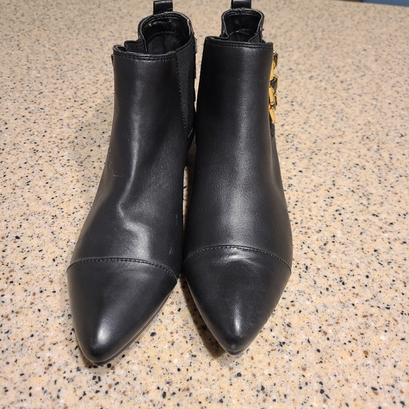 Vince Camuto SZ 6.5 Leather Boots - Picture 2 of 4
